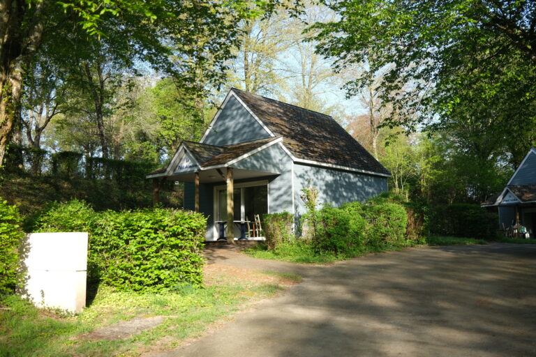 Chalet en pleine nature au Camping Parc de Vaux en Mayenne
