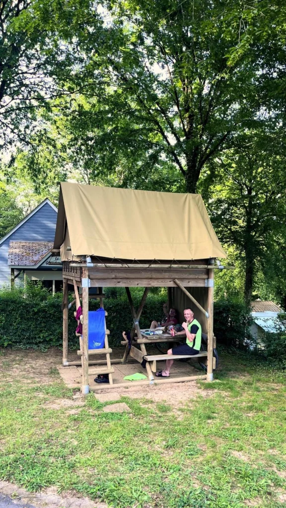 Hébergement bivouac pour cyclistes au Camping Parc de Vaux près de la Vélo Francette