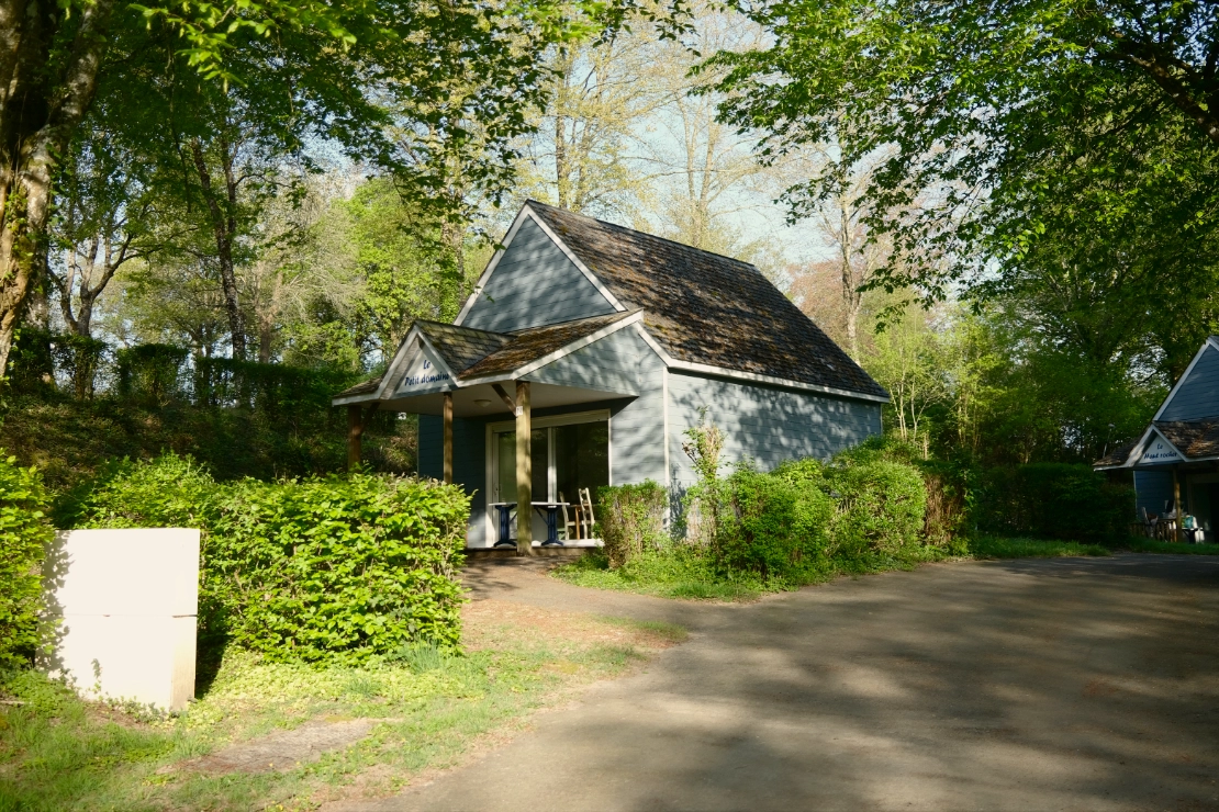 Chalet en pleine nature au Camping Parc de Vaux en Mayenne