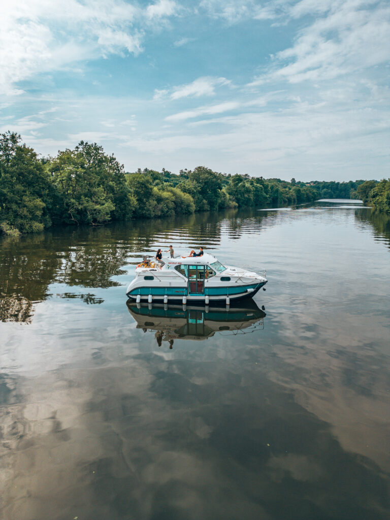 Un crucero en casa flotante por el río Mayenne